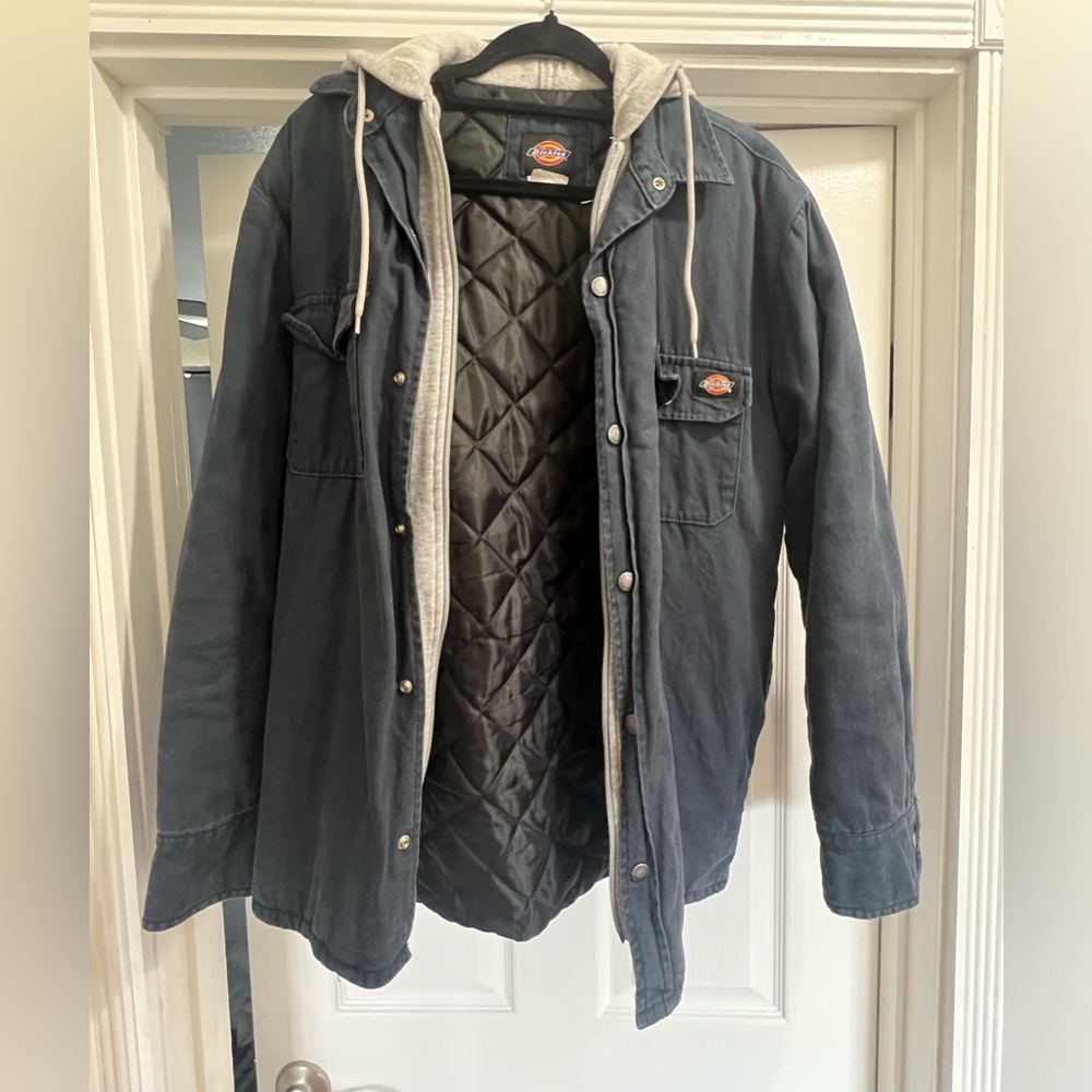 Rugged dickies jacket. Size men’s Small.